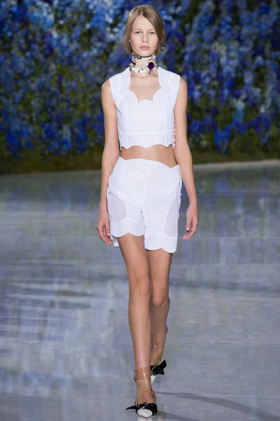 Look 1
